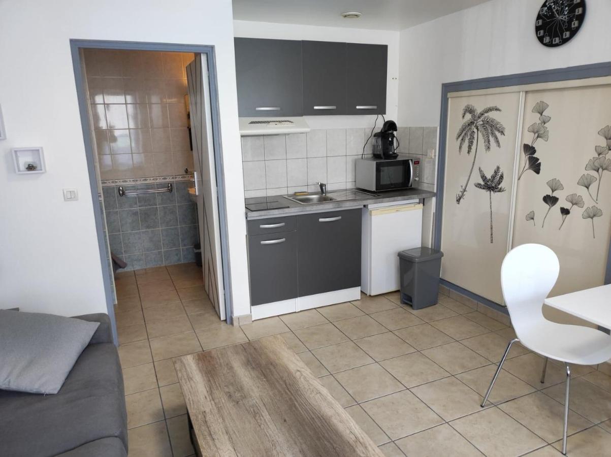 Studio 2 Personnes En Centre Ville Saint-Pierre-de-Plesguen 외부 사진
